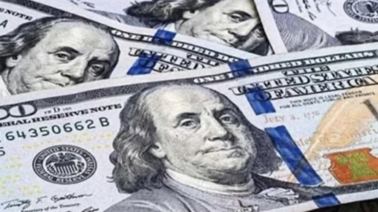 تراجع مفاجئ.. سعر الدولار يسجل مستويات جديدة بعد خفض الفائدة بنسبة 1%